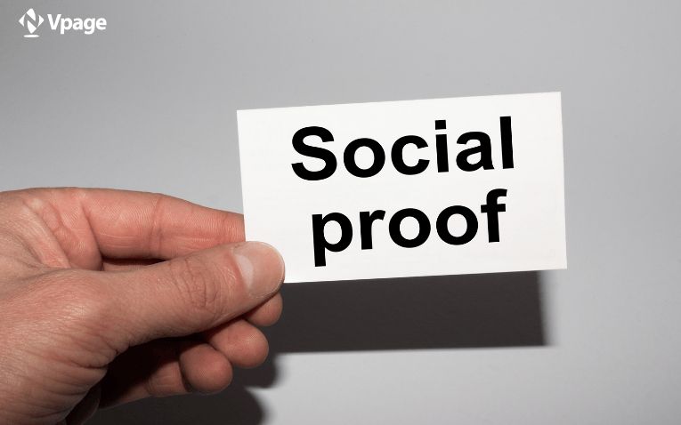 Gài thêm yếu tố xã hội (social proof)