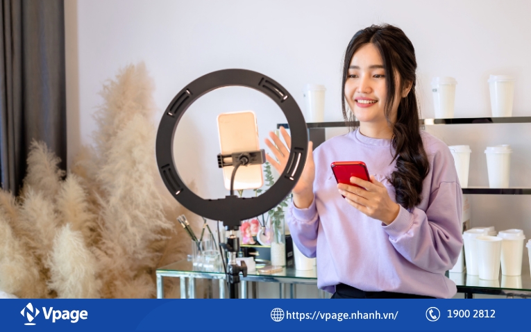 Phản hồi khách hàng khi livestream là điều rất quan trọng