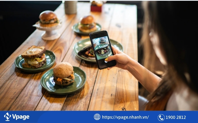 Hợp tác với các thương hiệu