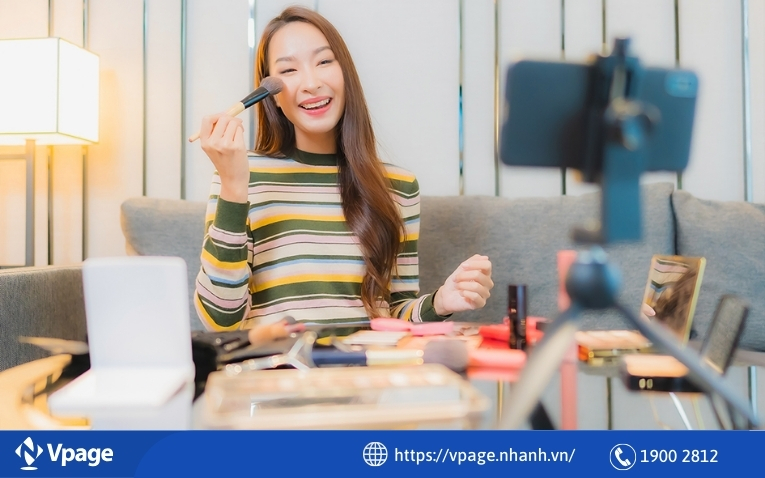 Show sản phẩm thật kỹ: gần - xa - xoay 360 độ