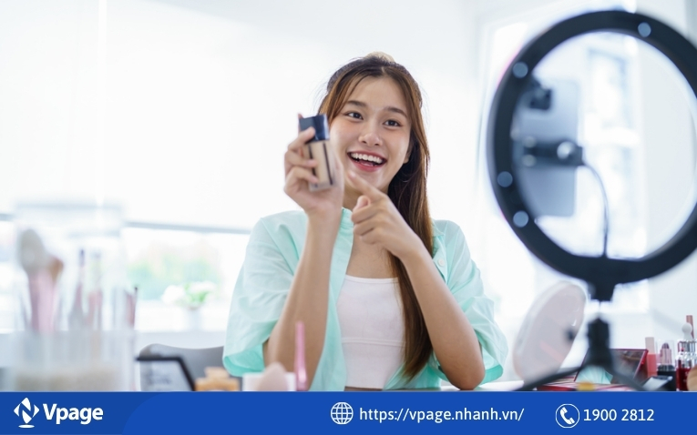 Xử lý tình huống bất ngờ và dịch vụ khách hàng